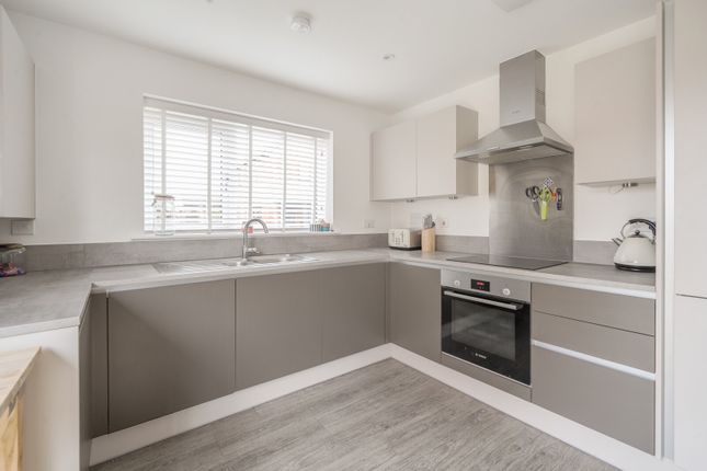 11, Padfoot Road, Godalming photo 2