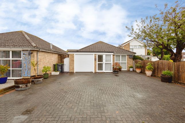 2-bed house on 8, Selsey Close, Hampshire, £400,000