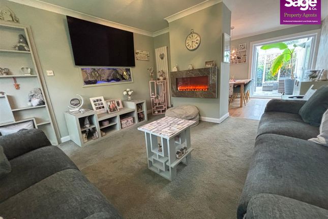 24, Fairhill, Cwmbran photo 3