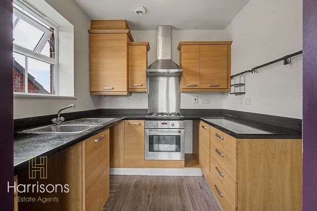 401 Lilac Gardens, Bolton, Lancashire photo 2