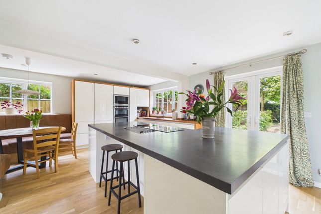 19, Fulchers Field, Woodbridge photo 2