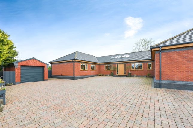 Thumbnail Detached bungalow for sale in Knowle Hill, Hurley, Atherstone