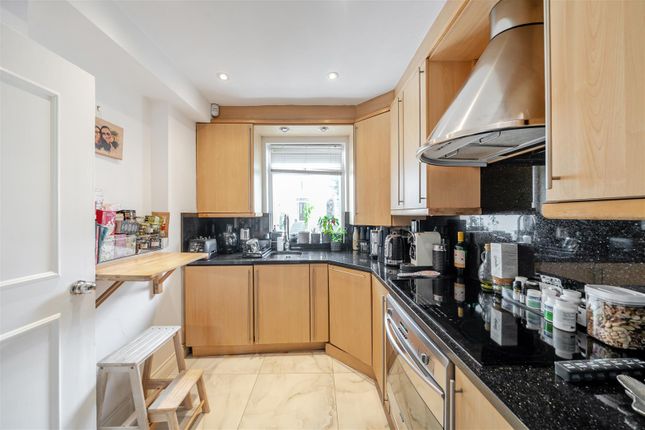 Flat 2, 17, Buckland Crescent, Belsize Park photo 4