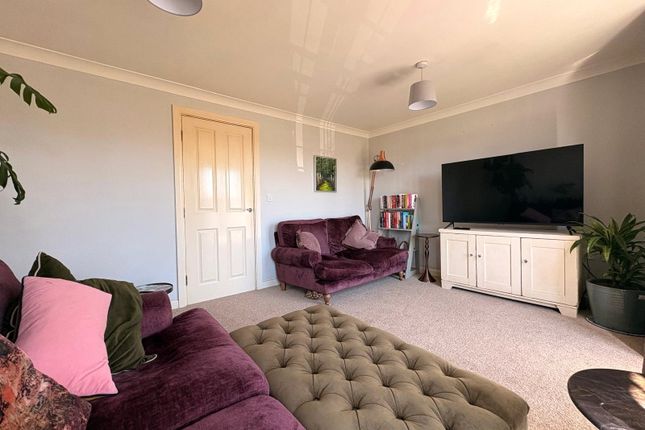 18, Farnborough Drive, Northamptonshire photo 4