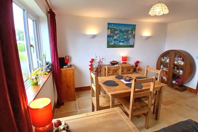 Clos Winifred, Borth, Ceredigion photo 4