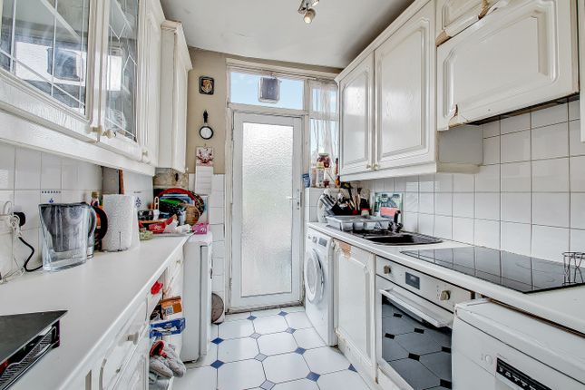 255, Whitton Avenue East, Greenford photo 4