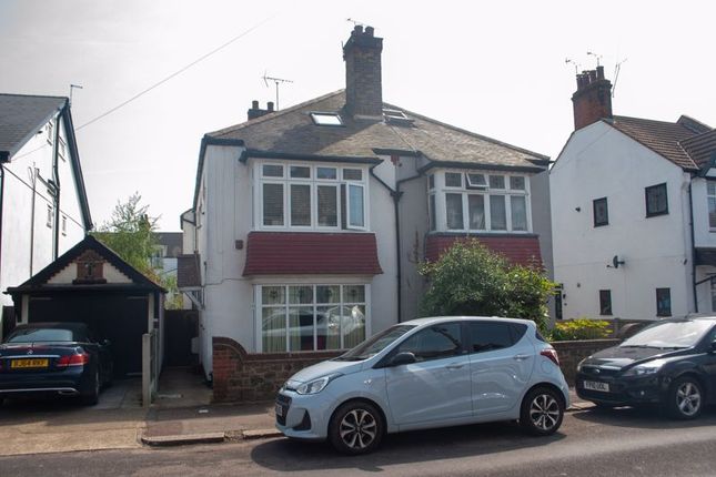Thumbnail Flat for sale in Maple Avenue, Leigh-On-Sea