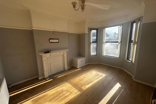 10, Kenworthy Lane, Manchester photo 4