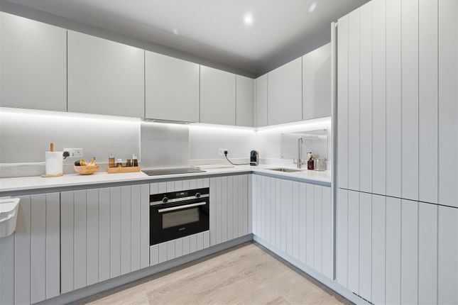 Apartment 305,, Botanist House, Royal Victoria Dock photo 2