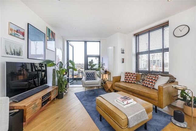 1-bed flat on Apartment 607, Margerie Court, 5, Esker Place, London, £400,000