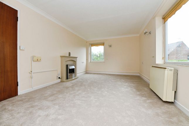 Flat 32 Homehurst House,, Sawyers Hall Lane, Essex photo 4