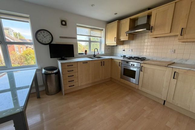 9, Sir Toby Belch Drive, Warwick photo 3