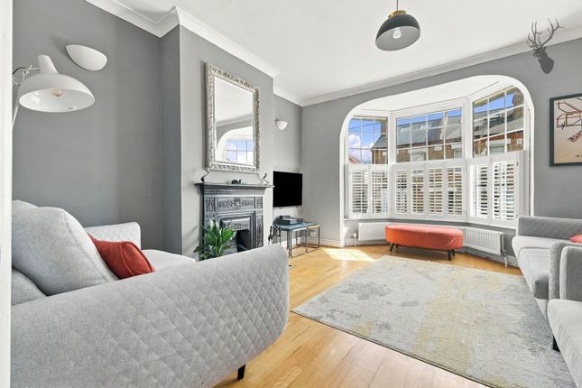65 Alfred Road, Buckhurst Hill photo 2