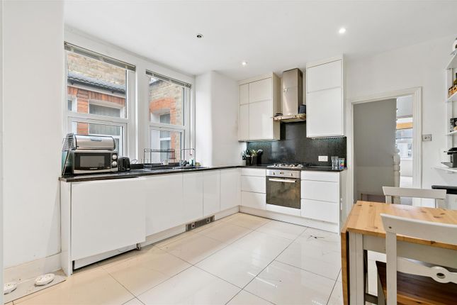 Flat A, 43, Gilbey Road, London photo 4