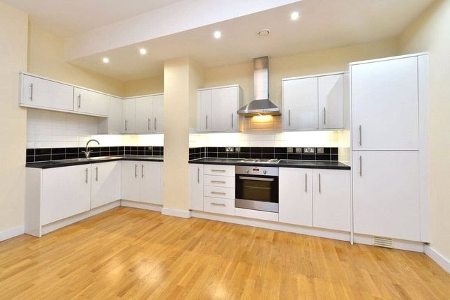 Thumbnail Flat to rent in Axminster Road, Holloway, London