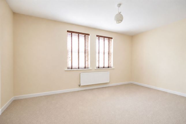 28 Elton Street, Corby photo 4