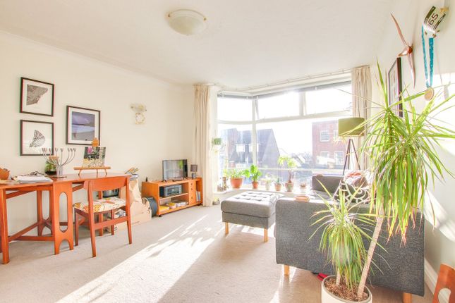 Flat 5, 76, High Street, Lymington photo 4