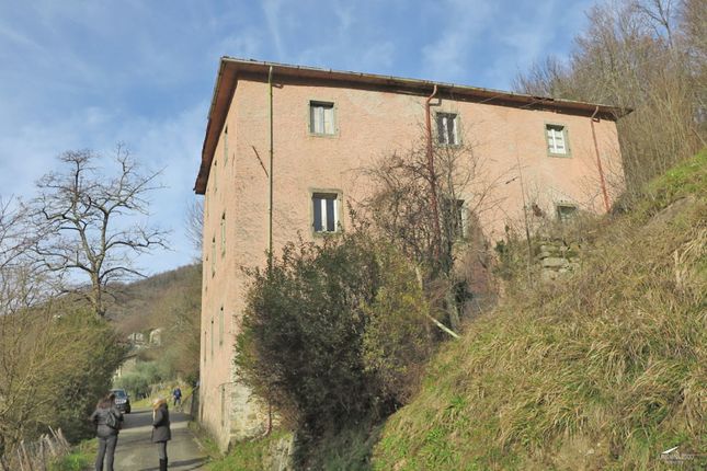 Farmhouse for sale in Massa-Carrara, Comano, Italy