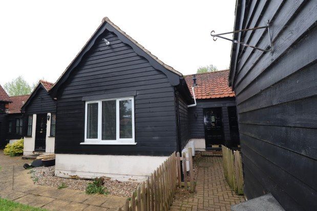 Thumbnail Cottage to rent in Coxtie Green Road, Pilgrims Hatch, Brentwood