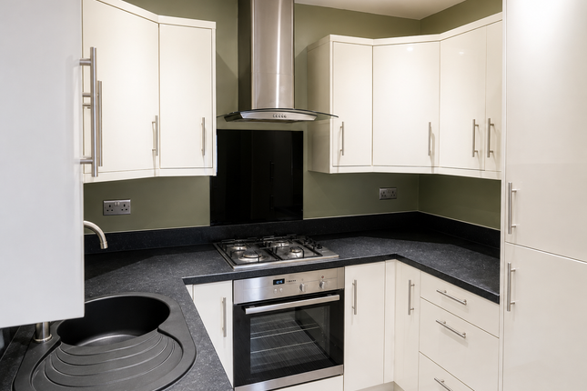 Flat 6, 1 Silvester Road, Waterlooville photo 3