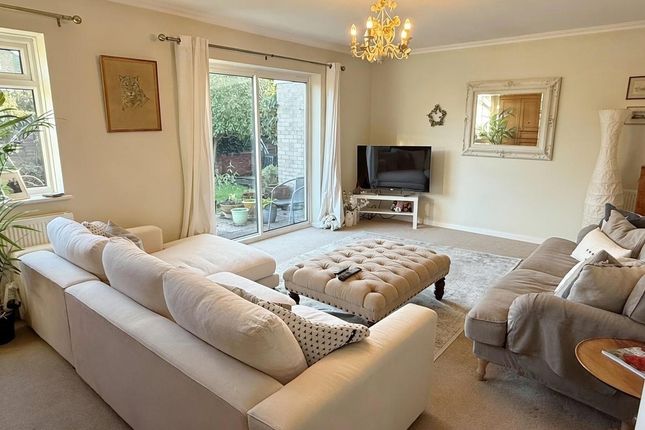 Fingle, Falkland Drive, Newbury photo 4