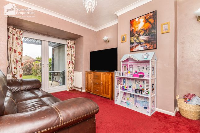 44, Dove Crescent, Harwich photo 2
