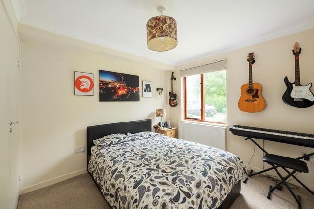 Flat for sale in Park View Road, Redhill
