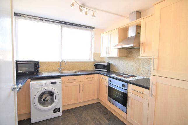 Flat to rent in Goldstone Villas, Hove
