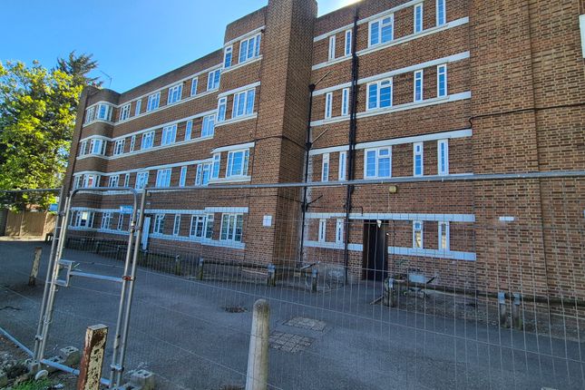 Warwick Gardens, London Road, Thornton Heath photo 4