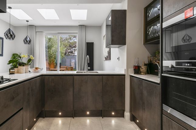 Balloch Road, London photo 3