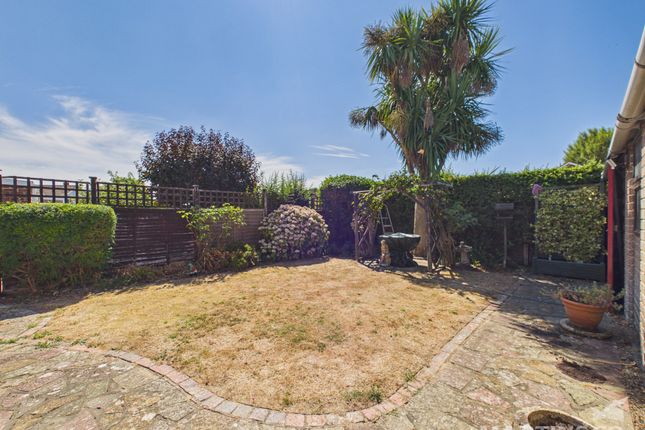 37, Boxgrove Gardens, Rose Green photo 2
