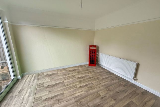 13, Elgar Avenue, Wirral photo 5