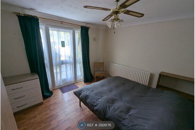 Lory Ridge, Bagshot photo 2
