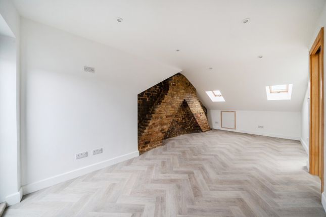 62b, Dunstans Road, London photo 4