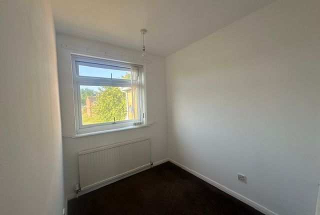 4, Badgers Close, Leicester photo 3