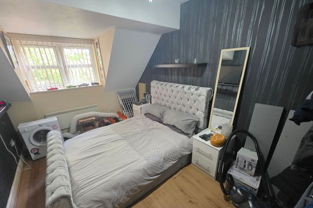 8, Wolverhampton photo 3