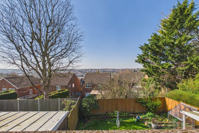 27, Nalders Road, Buckinghamshire photo 3
