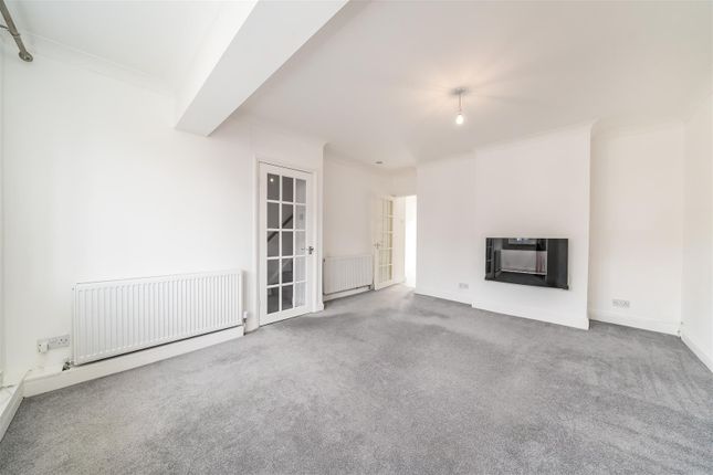 29, Ibbetson Path, Loughton photo 3