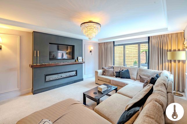 2, Victoria Place, Farnworth photo 3