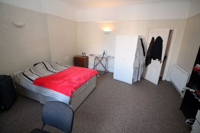 Flat to rent in Apsley Road, Clifton