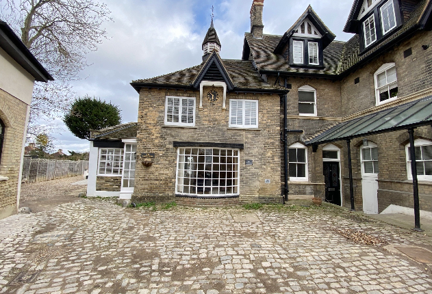 2-bed house on Unknown, Beckenham, £2,100/mo