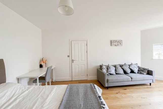 Flat 1, 56, Church Road, St Leonards-On-Sea photo 3