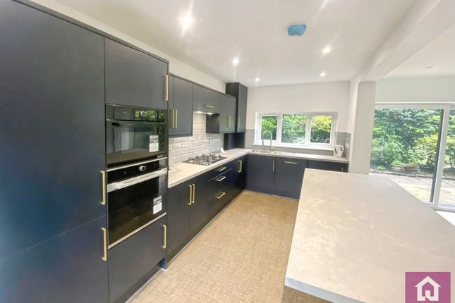 Mayfair Mews, 2, Mayfair Park, Greater Manchester photo 3