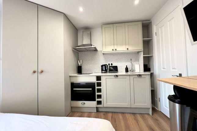 31, 195, Gloucester Place, London photo 3