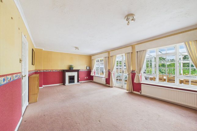 8, Avon Grove, Bracknell photo 3