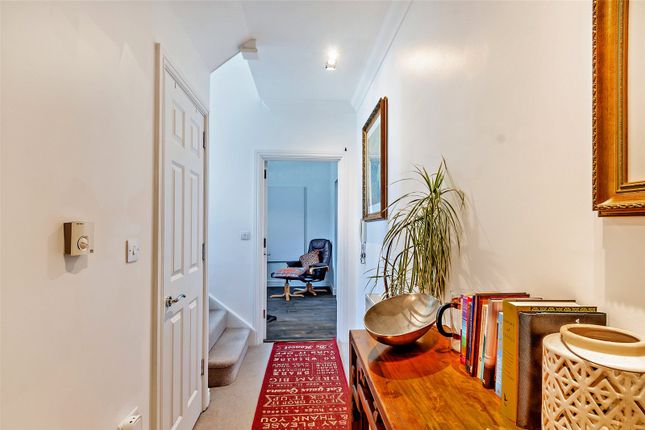 Flat for sale in Kingsley Avenue, Fairfield, Hitchin, Hertfordshire