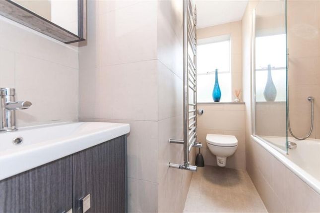 Flat 104, Portsea Hall, Portsea Place, London photo 5