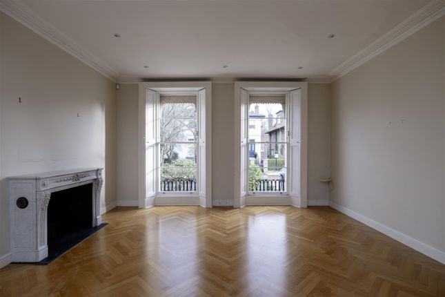 30, Clifton Hill, London photo 4
