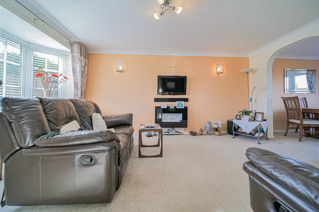 22, Alder Way, Melksham photo 3