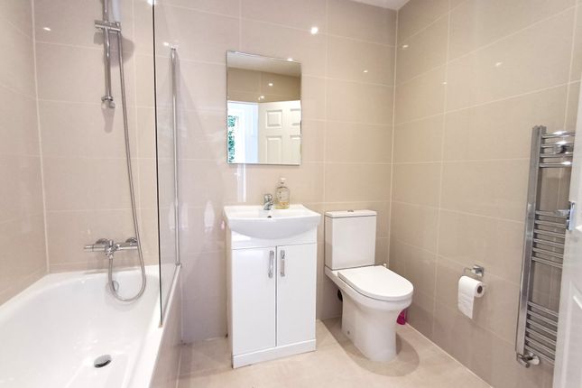 2C, Hales Drive, Kent photo 5